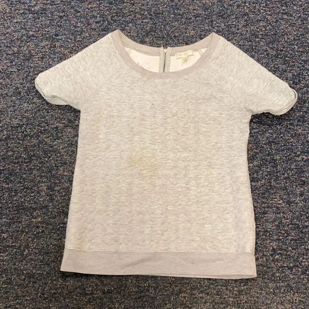 Love Fire Gray top sz. M